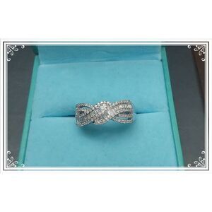 Gorgeous New 1/2 Ct. Baguette & Round Genuine Diamond  Crossover Band Ring Sz 8